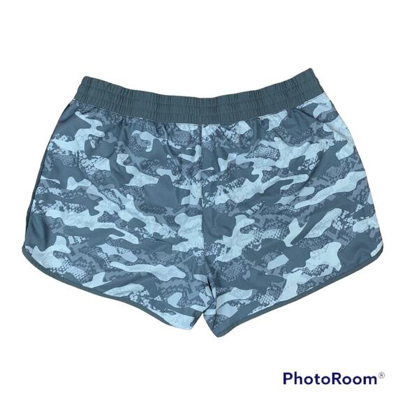 Reebok Relaxed Fit Gray Camo Running Shorts with Pockets Womens Sz XL - Picture 2 of 8